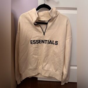 ESSENTIALS SWEATSHIRT